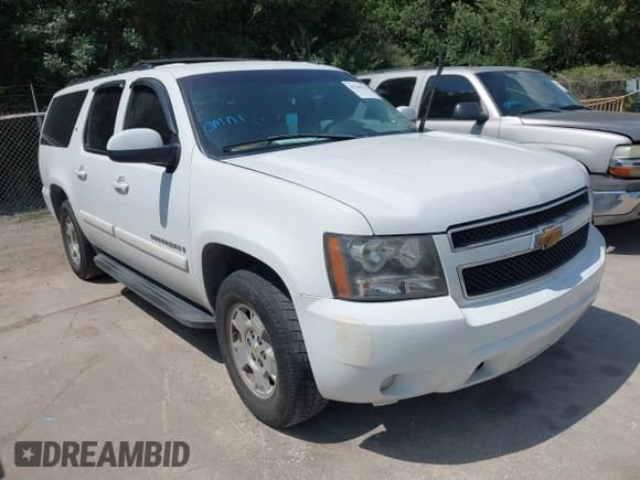 ✅ 2007 Chevrolet Suburban LT • VIN: 3GNFC16027G282217 • Lot: 42544911. Listed on IAAI with 266,888 mi. Free auction sales archive from the USA and detailed vehicle history report at DreamBid. Image 1.
