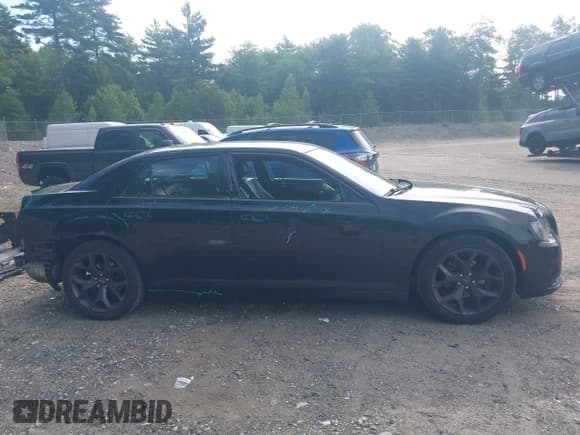 ✅ 2021 Chrysler 300 S • VIN: 2C3CCABG7MH506967 • Lot: 42991063. Listed on IAAI with 83,196 mi. Free auction sales archive from the USA and detailed vehicle history report at DreamBid. Image 14.