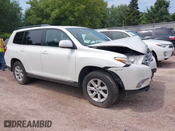 ✅ 2013 Toyota Highlander Plus • VIN: 5TDBK3EH7DS243892 • Lot: 42830358. Listed on IAAI with Not provided. Free auction sales archive from the USA and detailed vehicle history report at DreamBid. Image 1.