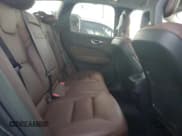 ✅ 2018 Volvo XC60 Momentum • VIN: YV4102RK9J1018266 • Lot: 80451614. Wystawiony na Copart z przebiegiem 126 082 mil. Bezpłatny archiwum sprzedaży aukcyjnych z USA i szczegółowy raport historii pojazdu na DreamBid. Zdjęcie 11.