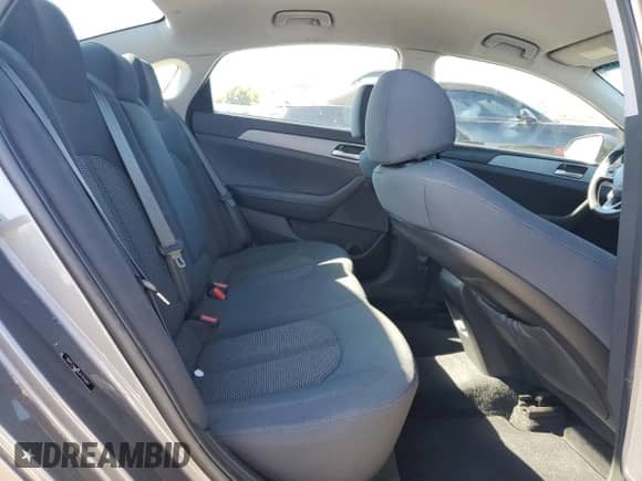 2018 Hyundai Sonata SE с VIN 5NPE24AF8JH705997, выставлен на аукционе Copart как лот 82363795 с пробегом 132 773 миль миль и Списание • Salvage title. История ставок и продаж доступна на DreamBid. Изображение 10.