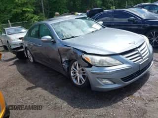2014 Hyundai Genesis 3.8L with VIN KMHGC4DD0EU260386, listed as a IAAI auction lot 42256884 with 132,926 mi miles and . Bid and sale history available at DreamBid. Image 1.