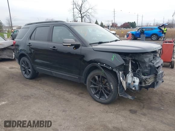 ✅ 2018 Ford Explorer XLT • VIN: 1FM5K8D85JGC25579 • Lot: 40961337. Wystawiony na IAAI z przebiegiem 70 847 mil. Bezpłatny archiwum sprzedaży aukcyjnych z USA i szczegółowy raport historii pojazdu na DreamBid. Zdjęcie 1.