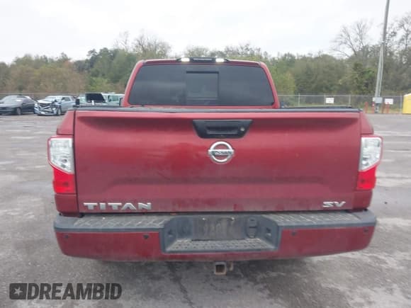 ✅ 2017 Nissan Titan Platinum Reserve • VIN: 1N6AA1E68HN501105 • Лот: 43823327. Опубликован ранее на IAAI с пробегом 203 611 миль. Бесплатный доступ к архиву аукционных продаж из США и подробный отчёт об истории автомобиля на DreamBid. Изображение 16.