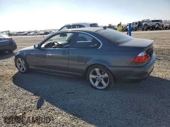 2006 BMW 3 Series 325Ci with VIN WBABD33426PL09754, listed as a Copart auction lot 71323315 with 150,243 mi miles and Salvage title. Bid and sale history available at DreamBid. Image 2.