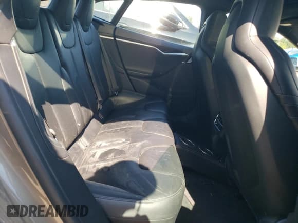 ✅ 2016 Tesla Model S 90D • VIN: 5YJSA1E24GF133507 • Lot: 64605345. Wystawiony na Copart z przebiegiem 141 527 mil. Bezpłatny archiwum sprzedaży aukcyjnych z USA i szczegółowy raport historii pojazdu na DreamBid. Zdjęcie 10.