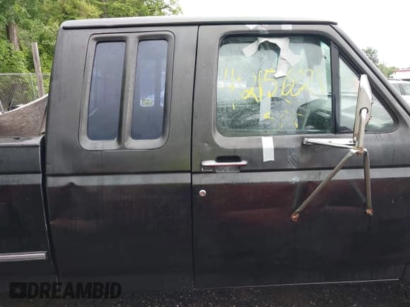 ✅ 1990 Ford F-250 • VIN: 1FTHX26H7LKB53460 • Лот: 42156821. Опубликован ранее на IAAI с пробегом 12 232 миль. Бесплатный доступ к архиву аукционных продаж из США и подробный отчёт об истории автомобиля на DreamBid. Изображение 13.