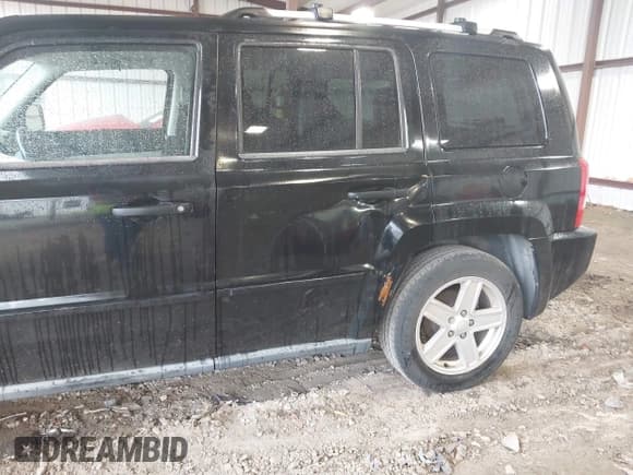 ✅ 2007 Jeep Patriot Limited • VIN: 1J8FT48W37D293017 • Lot: 42210854. Listed on IAAI with 186,159 mi. Free auction sales archive from the USA and detailed vehicle history report at DreamBid. Image 6.
