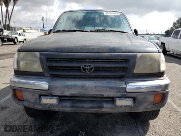 ✅ 1999 Toyota Tacoma PreRunner • VIN: 4TASM92N8XZ461930 • Lot: 85353445. Listed on Copart with 161,999 mi. Free auction sales archive from the USA and detailed vehicle history report at DreamBid. Image 5.
