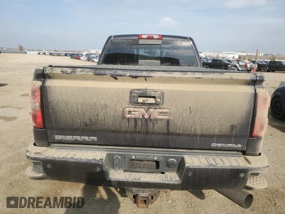 ✅ 2016 GMC Sierra 3500HD Denali • VIN: 1GT42YE80GF247227 • Лот: 84787015. Опубликован ранее на Copart с пробегом Не указан. Бесплатный доступ к архиву аукционных продаж из США и подробный отчёт об истории автомобиля на DreamBid. Изображение 6.