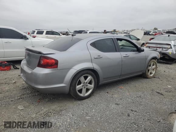 ✅ 2013 Dodge Avenger SE • VIN: 1C3CDZAB2DN534801 • Лот: 82058024. Опубликован ранее на Copart с пробегом 200 209 миль. Бесплатный доступ к архиву аукционных продаж из США и подробный отчёт об истории автомобиля на DreamBid. Изображение 3.