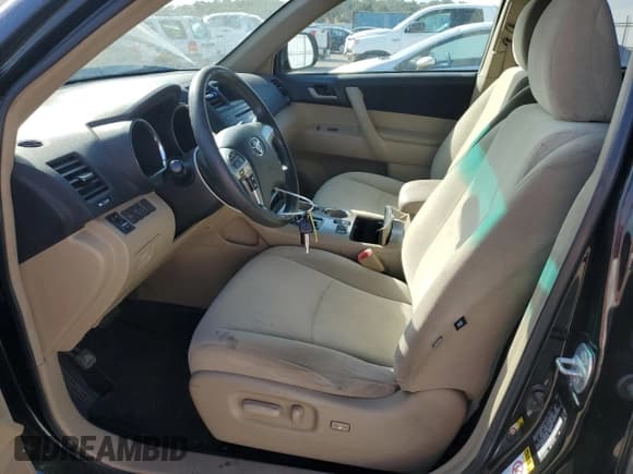 ✅ 2012 Toyota Highlander • VIN: 5TDBK3EH1CS103125 • Lot: 81831125. Listed on Copart with 165,132 mi. Free auction sales archive from the USA and detailed vehicle history report at DreamBid. Image 7.