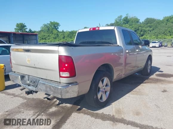 ✅ 2010 Dodge 1500 SLT • VIN: 1D7RB1GPXAS250903 • Lot: 42209883. Wystawiony na IAAI z przebiegiem 228 408 mil. Bezpłatny archiwum sprzedaży aukcyjnych z USA i szczegółowy raport historii pojazdu na DreamBid. Zdjęcie 4.