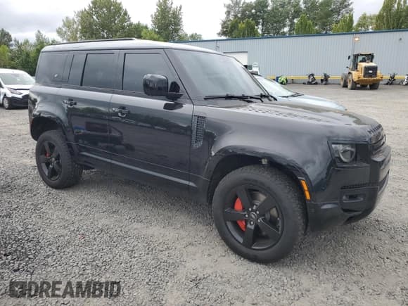 ✅ 2024 Land Rover Defender X-Dynamic SE • VIN: SALE27EU4R2341772 • Lot: 68953165. Wystawiony na Copart z przebiegiem 11 523 mil. Bezpłatny archiwum sprzedaży aukcyjnych z USA i szczegółowy raport historii pojazdu na DreamBid. Zdjęcie 4.