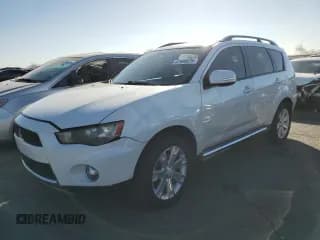 ✅ 2013 Mitsubishi Outlander SE • VIN: JA4AS3AW3DU007746 • Lot: 47598975. Wystawiony na Copart z przebiegiem 127 784 mil. Bezpłatny archiwum sprzedaży aukcyjnych z USA i szczegółowy raport historii pojazdu na DreamBid. Zdjęcie 1.