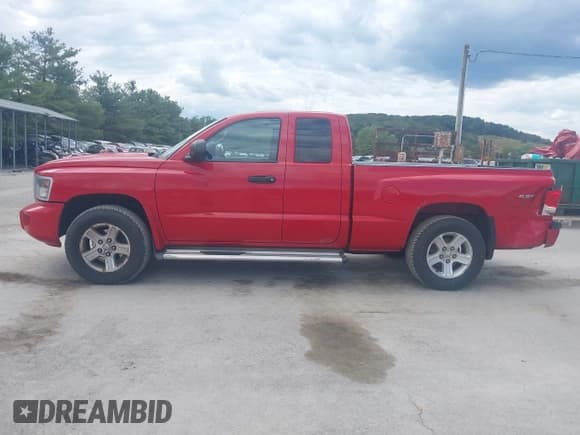 ✅ 2011 Ram Dakota Big Horn • VIN: 1D7RW3BK2BS691843 • Lot: 43107803. Wystawiony na IAAI z przebiegiem 77 855 mil. Bezpłatny archiwum sprzedaży aukcyjnych z USA i szczegółowy raport historii pojazdu na DreamBid. Zdjęcie 14.