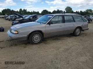 ✅ 1996 Oldsmobile Cutlass Ciera SL • VIN: 1G3AJ85M9T6355276 • Лот: 69796675. Опубликован ранее на Copart с пробегом 120 044 миль. Бесплатный доступ к архиву аукционных продаж из США и подробный отчёт об истории автомобиля на DreamBid. Изображение 1.