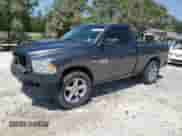 2017 Ram 1500 Tradesman z VIN 3C6JR6AT7HG797058, wystawiony jako Copart lot #51237615 z przebiegiem 141 384 mil mil oraz Szkoda całkowita • Salvage title. Historia ofert i sprzedaży dostępna na DreamBid. Obrazek 1.