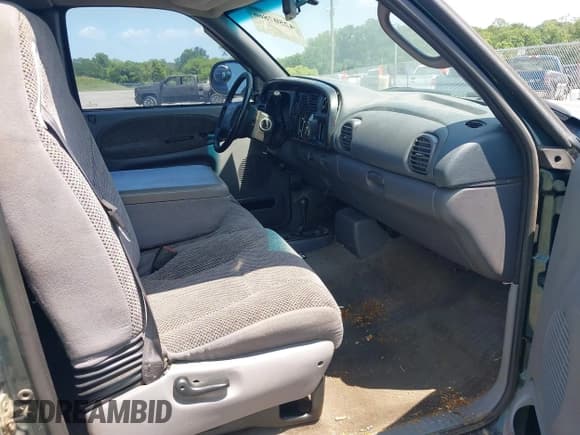 ✅ 2001 Dodge 2500 • VIN: 3B7KF23ZX1G169307 • Lot: 42507866. Listed on IAAI with 156,000 mi. Free auction sales archive from the USA and detailed vehicle history report at DreamBid. Image 5.