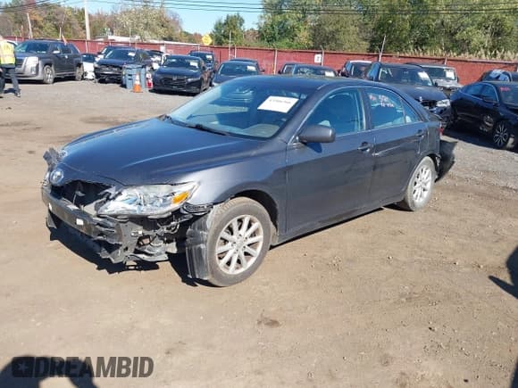 ✅ 2010 Toyota Camry LE • VIN: 4T1BK3EK3AU112019 • Лот: 43506366. Опубликован ранее на IAAI с пробегом 147 848 миль. Бесплатный доступ к архиву аукционных продаж из США и подробный отчёт об истории автомобиля на DreamBid. Изображение 2.