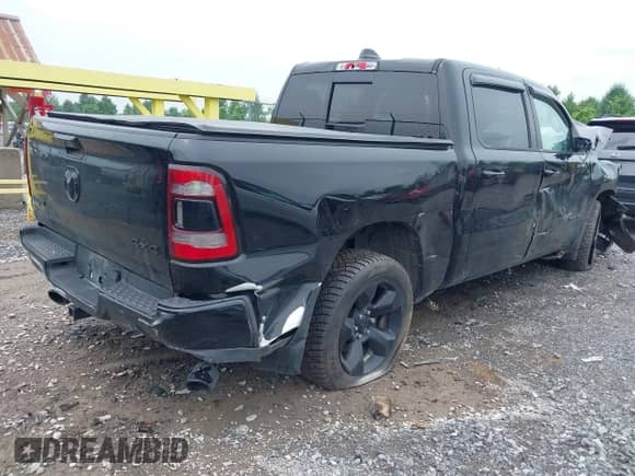 2019 Ram 1500 Big Horn z VIN 1C6SRFFT5KN510909, wystawiony jako IAAI lot #42685226 z przebiegiem 98 252 mil mil oraz . Historia ofert i sprzedaży dostępna na DreamBid. Obrazek 4.