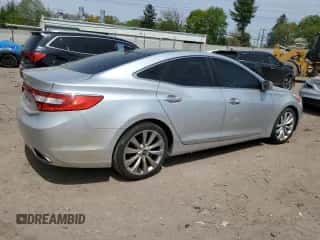 2012 Hyundai Azera z VIN KMHFH4JGXCA173752, wystawiony jako Copart lot #54708955 z przebiegiem 177 711 mil mil oraz Czysty tytuł • Clean title. Historia ofert i sprzedaży dostępna na DreamBid. Obrazek 3.