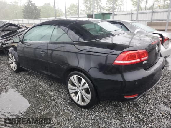 ✅ 2013 Volkswagen Eos Lux • VIN: WVWFW8AH3DV005858 • Lot: 51748545. Wystawiony na Copart z przebiegiem 76 624 mil. Bezpłatny archiwum sprzedaży aukcyjnych z USA i szczegółowy raport historii pojazdu na DreamBid. Zdjęcie 2.