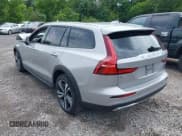 ✅ 2025 Volvo V60 Plus • VIN: YV4L12WK4S2149577 • Лот: 42540412. Опубликован ранее на IAAI с пробегом 967 миль. Бесплатный доступ к архиву аукционных продаж из США и подробный отчёт об истории автомобиля на DreamBid. Изображение 3.