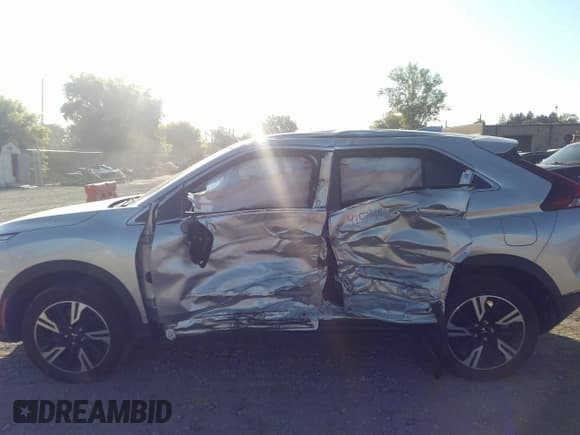 ✅ 2024 Mitsubishi Eclipse Cross SE • VIN: JA4ATWAA9RZ062098 • Лот: 42571467. Опубликован ранее на IAAI с пробегом 23 228 миль. Бесплатный доступ к архиву аукционных продаж из США и подробный отчёт об истории автомобиля на DreamBid. Изображение 6.