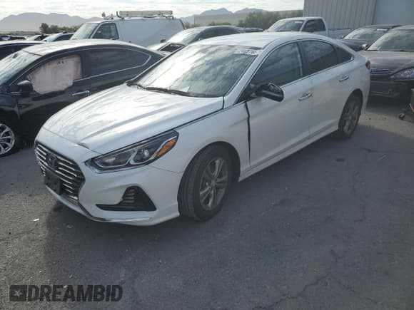 ✅ 2018 Hyundai Sonata Limited • VIN: 5NPE34AF9JH604870 • Lot: 58027652. Listed on Copart with 99,700 mi. Free auction sales archive from the USA and detailed vehicle history report at DreamBid. Image 2.