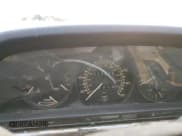 ✅ 1984 Mercedes-Benz 500 • VIN: WDB1260441A061720 • Лот: 93342945. Опубликован ранее на Copart с пробегом 117 508 миль. Бесплатный доступ к архиву аукционных продаж из США и подробный отчёт об истории автомобиля на DreamBid. Изображение 9.