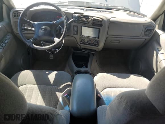 ✅ 2004 Chevrolet Blazer LS • VIN: 1GNDT13X54K166622 • Lot: 50248605. Wystawiony na Copart z przebiegiem 198 301 mil. Bezpłatny archiwum sprzedaży aukcyjnych z USA i szczegółowy raport historii pojazdu na DreamBid. Zdjęcie 8.