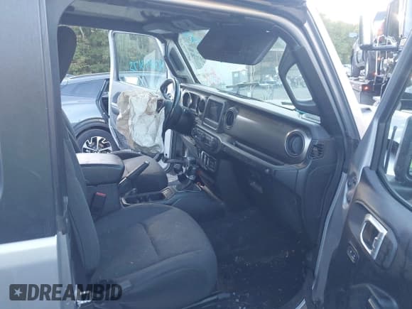 ✅ 2020 Jeep Wrangler Sport S • VIN: 1C4GJXAG1LW273787 • Лот: 43233175. Опубликован ранее на IAAI с пробегом 94 454 миль. Бесплатный доступ к архиву аукционных продаж из США и подробный отчёт об истории автомобиля на DreamBid. Изображение 5.