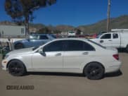 ✅ 2014 Mercedes-Benz C 250 Sport • VIN: WDDGF4HB1EA893149 • Lot: 41865343. Wystawiony na IAAI z przebiegiem 188 557 mil. Bezpłatny archiwum sprzedaży aukcyjnych z USA i szczegółowy raport historii pojazdu na DreamBid. Zdjęcie 14.