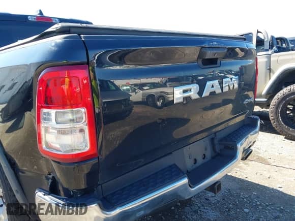 2019 Ram 1500 Tradesman z VIN 1C6SRFCT6KN601725, wystawiony jako IAAI lot #42523092 z przebiegiem 157 264 mil mil oraz . Historia ofert i sprzedaży dostępna na DreamBid. Obrazek 21.