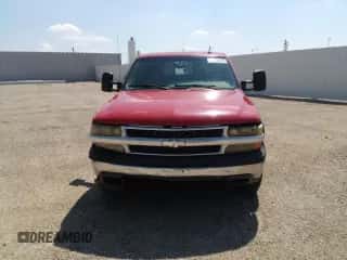 2002 Chevrolet Silverado 1500HD LT z VIN 1GCGK13U42F220545, wystawiony jako Copart lot #64122095 z przebiegiem 240 319 mil mil oraz Szkoda całkowita • Salvage title. Historia ofert i sprzedaży dostępna na DreamBid. Obrazek 5.