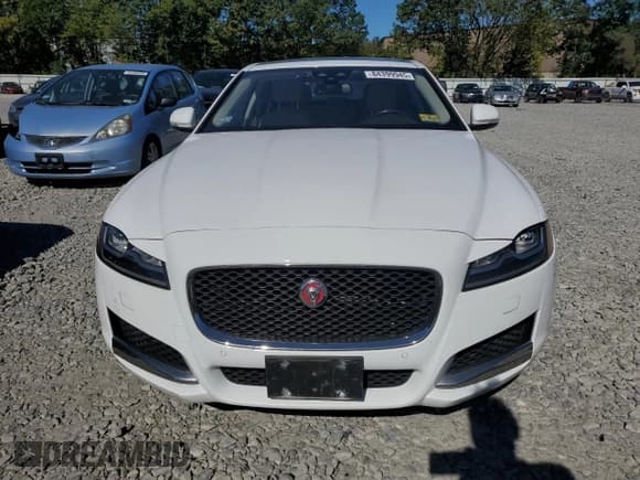 ✅ 2016 Jaguar XF 35t Prestige • VIN: SAJBK4BV2GCY16320 • Lot: 84399945. Wystawiony na Copart z przebiegiem 70 680 mil. Bezpłatny archiwum sprzedaży aukcyjnych z USA i szczegółowy raport historii pojazdu na DreamBid. Zdjęcie 5.