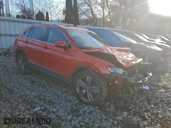 ✅ 2018 Volkswagen Tiguan SEL Premium • VIN: 3VV4B7AX6JM188376 • Лот: 93903355. Опубликован ранее на Copart с пробегом 48 689 миль. Бесплатный доступ к архиву аукционных продаж из США и подробный отчёт об истории автомобиля на DreamBid. Изображение 4.