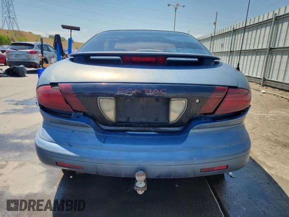 ✅ 1999 Pontiac Sunfire SE • VIN: 3G2JB1245XS807206 • Lot: 70015205. Wystawiony na Copart z przebiegiem 217 737 mil. Bezpłatny archiwum sprzedaży aukcyjnych z USA i szczegółowy raport historii pojazdu na DreamBid. Zdjęcie 6.