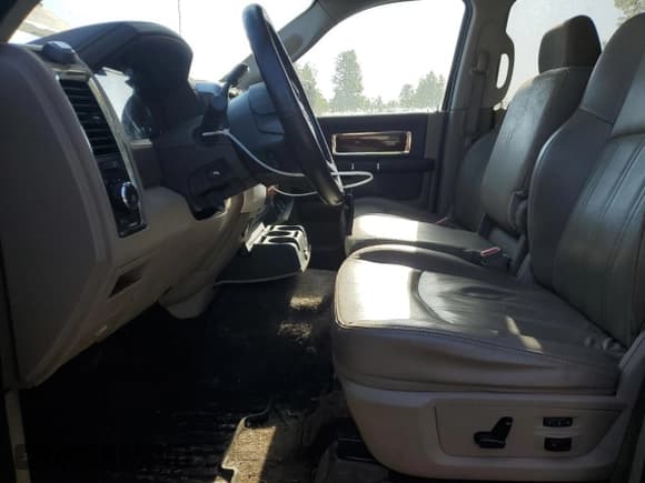 ✅ 2009 Dodge 1500 SLT • VIN: 1D3HV13T39J528159 • Lot: 55737195. Wystawiony na Copart z przebiegiem 192 899 mil. Bezpłatny archiwum sprzedaży aukcyjnych z USA i szczegółowy raport historii pojazdu na DreamBid. Zdjęcie 7.