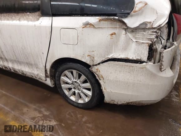 ✅ 2011 Toyota Sienna XLE • VIN: 5TDDK3DC0BS005250 • Lot: 41526861. Listed on IAAI with 145,466 mi. Free auction sales archive from the USA and detailed vehicle history report at DreamBid. Image 6.