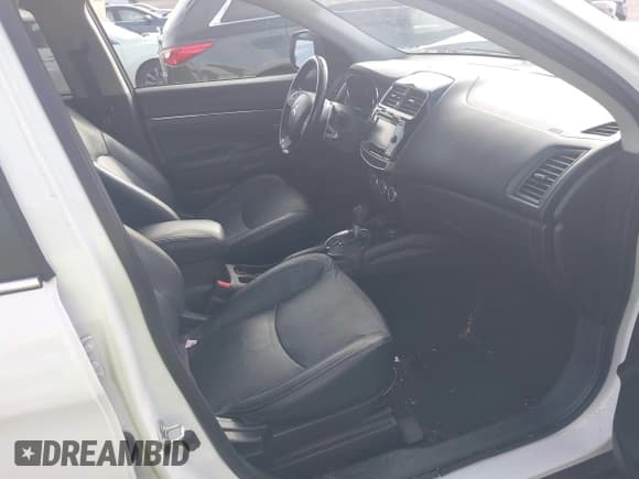 ✅ 2015 Mitsubishi Outlander SE • VIN: 4A4AR4AU7FE057254 • Lot: 43456591. Wystawiony na IAAI z przebiegiem 115 762 mil. Bezpłatny archiwum sprzedaży aukcyjnych z USA i szczegółowy raport historii pojazdu na DreamBid. Zdjęcie 5.