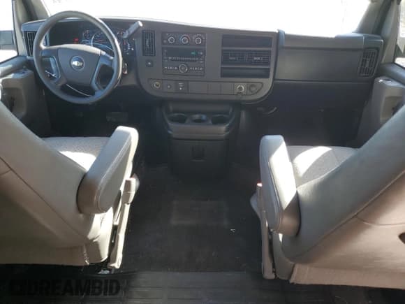 ✅ 2013 Chevrolet Express Passenger 1LT • VIN: 1GAZGYFG5D1190358 • Lot: 75496574. Wystawiony na Copart z przebiegiem 114 340 mil. Bezpłatny archiwum sprzedaży aukcyjnych z USA i szczegółowy raport historii pojazdu na DreamBid. Zdjęcie 8.