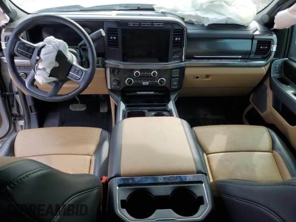 ✅ 2024 Ford F-350 XL • VIN: 1FT8W3BT9REE22326 • Лот: 70098565. Опубликован ранее на Copart с пробегом 9 359 миль. Бесплатный доступ к архиву аукционных продаж из США и подробный отчёт об истории автомобиля на DreamBid. Изображение 8.