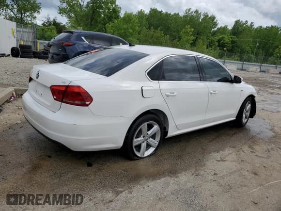 ✅ 2015 Volkswagen Passat Limited Edition • VIN: 1VWAT7A36FC114022 • Lot: 56732015. Listed on Copart with 104,944 mi. Free auction sales archive from the USA and detailed vehicle history report at DreamBid. Image 3.