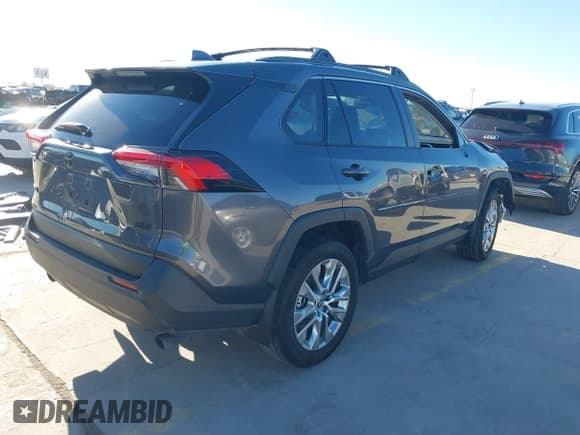 ✅ 2024 Toyota RAV4 XLE Premium • VIN: 2T3C1RFV5RC298640 • Lot: 43519245. Wystawiony na IAAI z przebiegiem 31 001 mil. Bezpłatny archiwum sprzedaży aukcyjnych z USA i szczegółowy raport historii pojazdu na DreamBid. Zdjęcie 4.