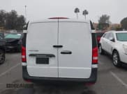 ✅ 2023 Mercedes-Benz Metris Cargo • VIN: W1YV0BEY5P4340906 • Lot: 41153285. Wystawiony na IAAI z przebiegiem 7 637 mil. Bezpłatny archiwum sprzedaży aukcyjnych z USA i szczegółowy raport historii pojazdu na DreamBid. Zdjęcie 15.