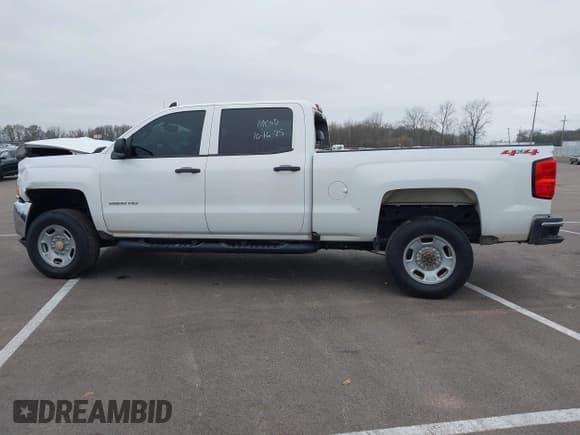 ✅ 2018 Chevrolet Silverado 2500HD Work Truck • VIN: 1GC1KUEG2JF200274 • Лот: 43630519. Опубликован ранее на IAAI с пробегом 159 618 миль. Бесплатный доступ к архиву аукционных продаж из США и подробный отчёт об истории автомобиля на DreamBid. Изображение 14.