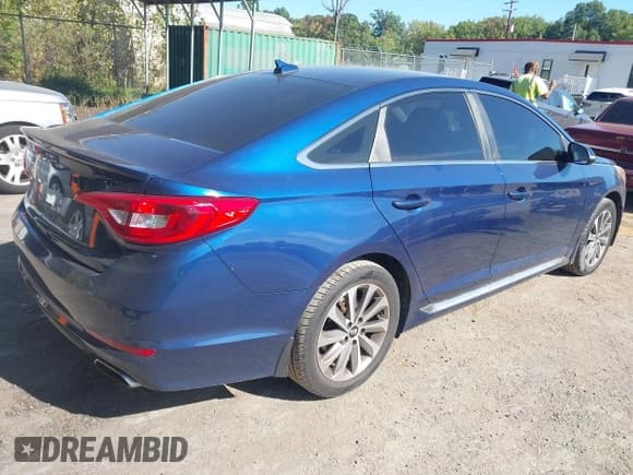 ✅ 2015 Hyundai Sonata Sport • VIN: 5NPE34AF8FH116355 • Лот: 43350485. Опубликован ранее на IAAI с пробегом 107 441 миль. Бесплатный доступ к архиву аукционных продаж из США и подробный отчёт об истории автомобиля на DreamBid. Изображение 4.