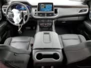 ✅ 2023 Chevrolet Tahoe Z71 • VIN: 1GNSKPKD3PR503109 • Lot: 82129055. Wystawiony na Copart z przebiegiem 18 787 mil. Bezpłatny archiwum sprzedaży aukcyjnych z USA i szczegółowy raport historii pojazdu na DreamBid. Zdjęcie 8.